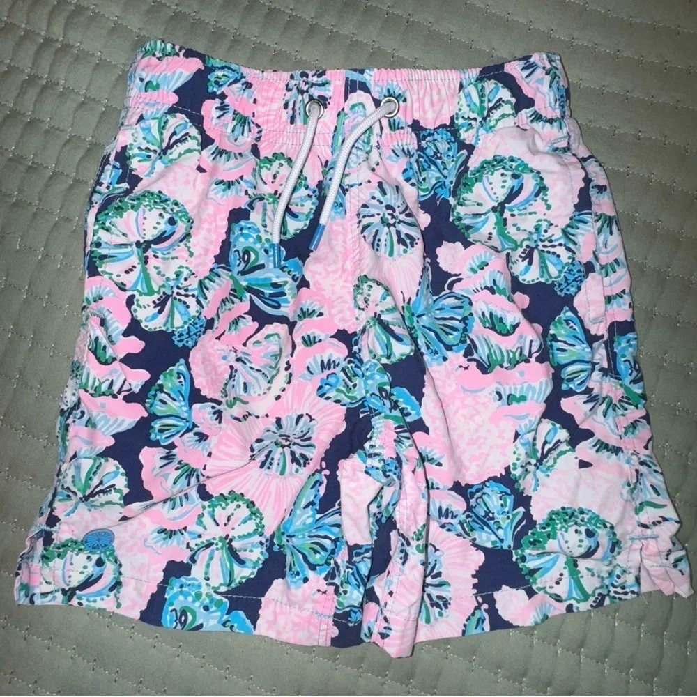 Lilly Pulitzer Boys' kids swim Trunk in Pink and Blue size 4-5. VGUC